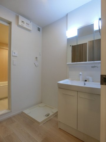 ヒカルサ境港外江町イーストⅠの洗面所