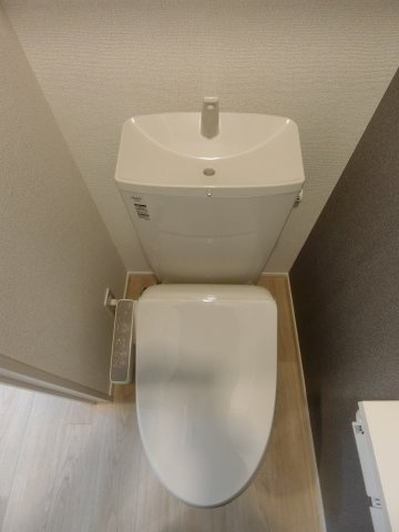 ヒカルサ境港外江町イーストⅡのトイレ