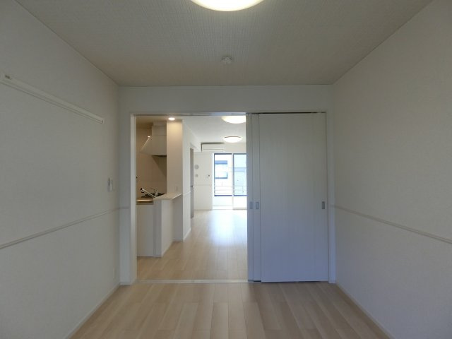 ヒカルサ境港外江町イーストⅡの洋室