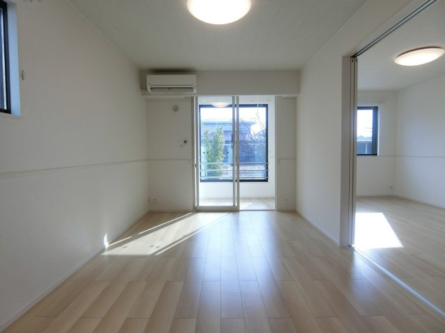 ヒカルサ境港外江町ウエストⅠの居間・リビング