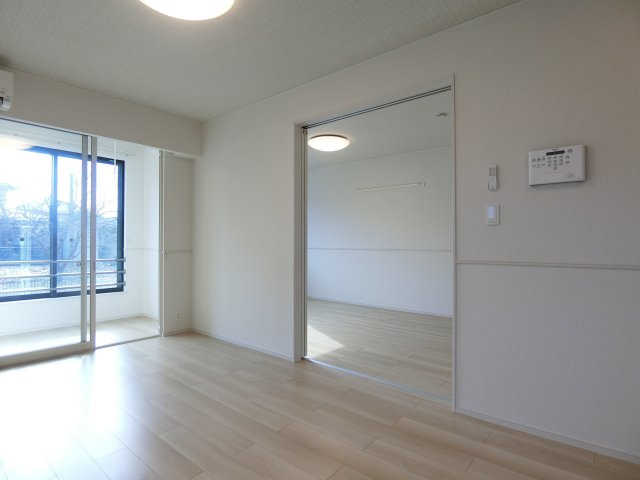 ヒカルサ境港外江町ウエストⅠの居間・リビング