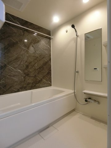 ヒカルサ境港外江町ウエストⅠの浴室