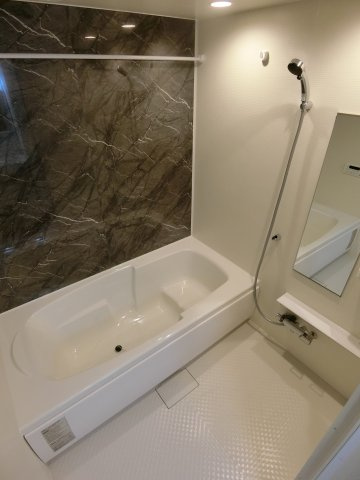 ヒカルサ境港外江町ウエストⅠの浴室