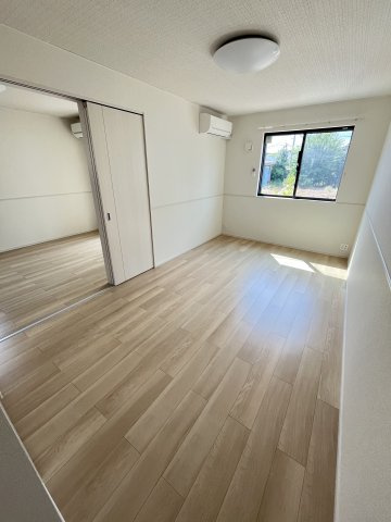 ヒカルサ境港外江町ウエストⅡの洋室