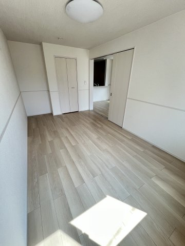 ヒカルサ境港外江町ウエストⅡの洋室