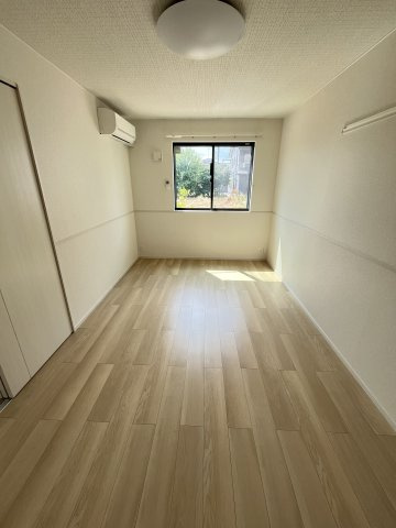 ヒカルサ境港外江町ウエストⅡの洋室