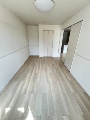 ヒカルサ境港外江町ウエストⅡの洋室