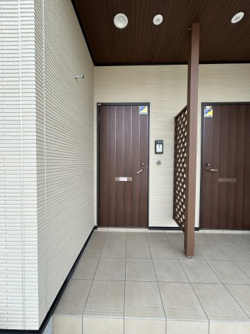 ヒカルサ境港外江町ウエストⅡの玄関