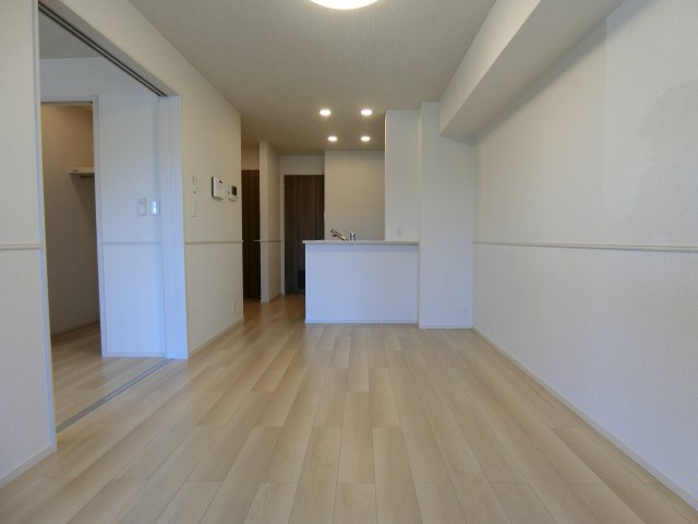 ヒカルサ境港渡町ウエストの居間・リビング