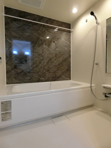 ヒカルサ境港渡町ウエストの浴室