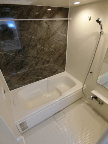 ヒカルサ境港渡町ウエストの浴室