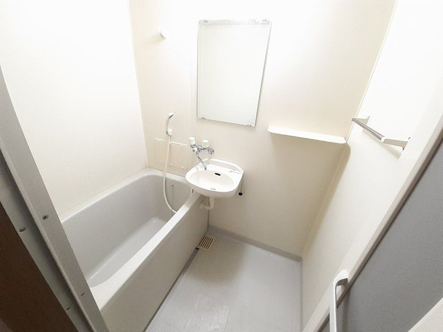 メゾンソレイユの浴室