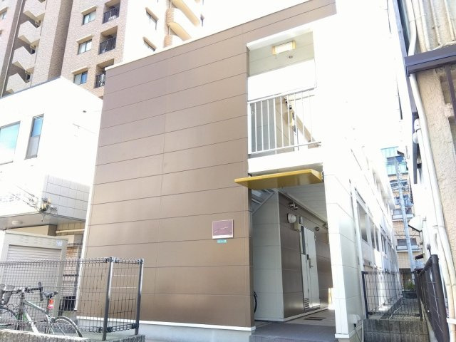 明石市桜町のアパートの外観