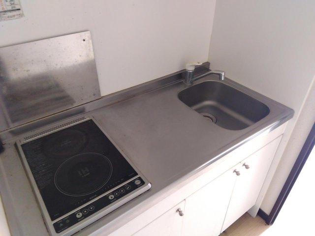 三木市大塚１丁目のアパートのキッチン