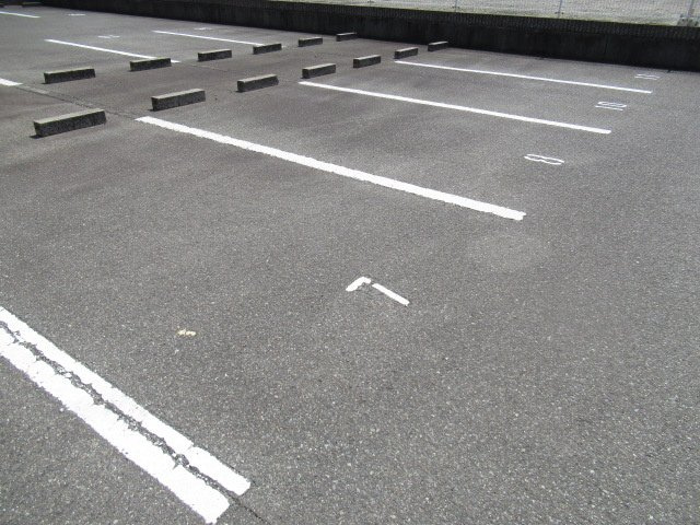 レオパレス源の駐車場