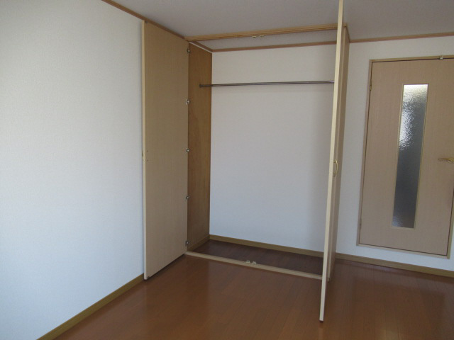 レオパレス源の収納