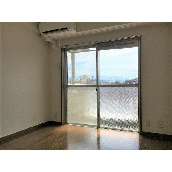 ダイホープラザ橋本Ⅲの居間・リビング|居室