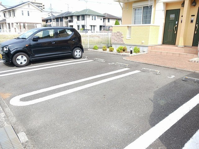 フィオーレ白浜Ⅰの駐車場