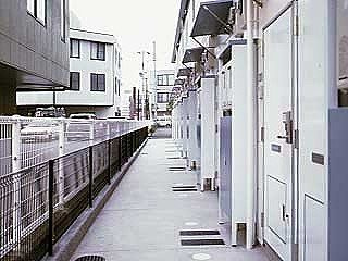 レオパレス葉月の玄関