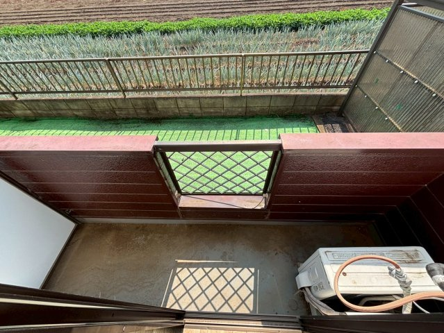ソリッドリファイン玉川上水のバルコニー|暖かな日差しのふりそそぐバルコニー