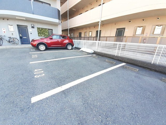 三快マンションの駐車場