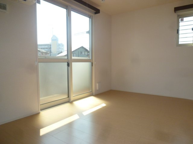 グランエスアール【キャッシュバック対象物件】の洋室