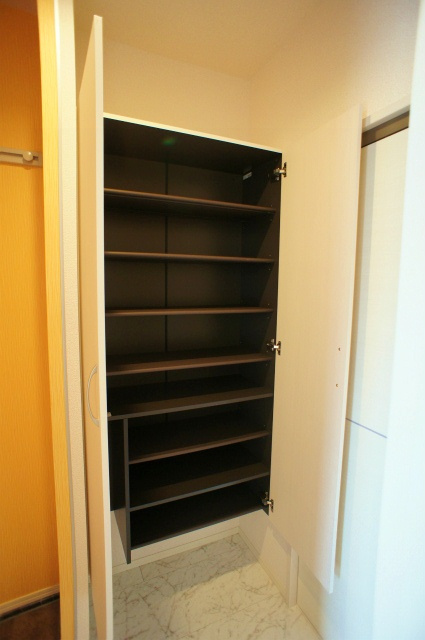 グランエスアール【キャッシュバック対象物件】の玄関