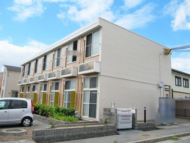 レオパレスグランサンの外観