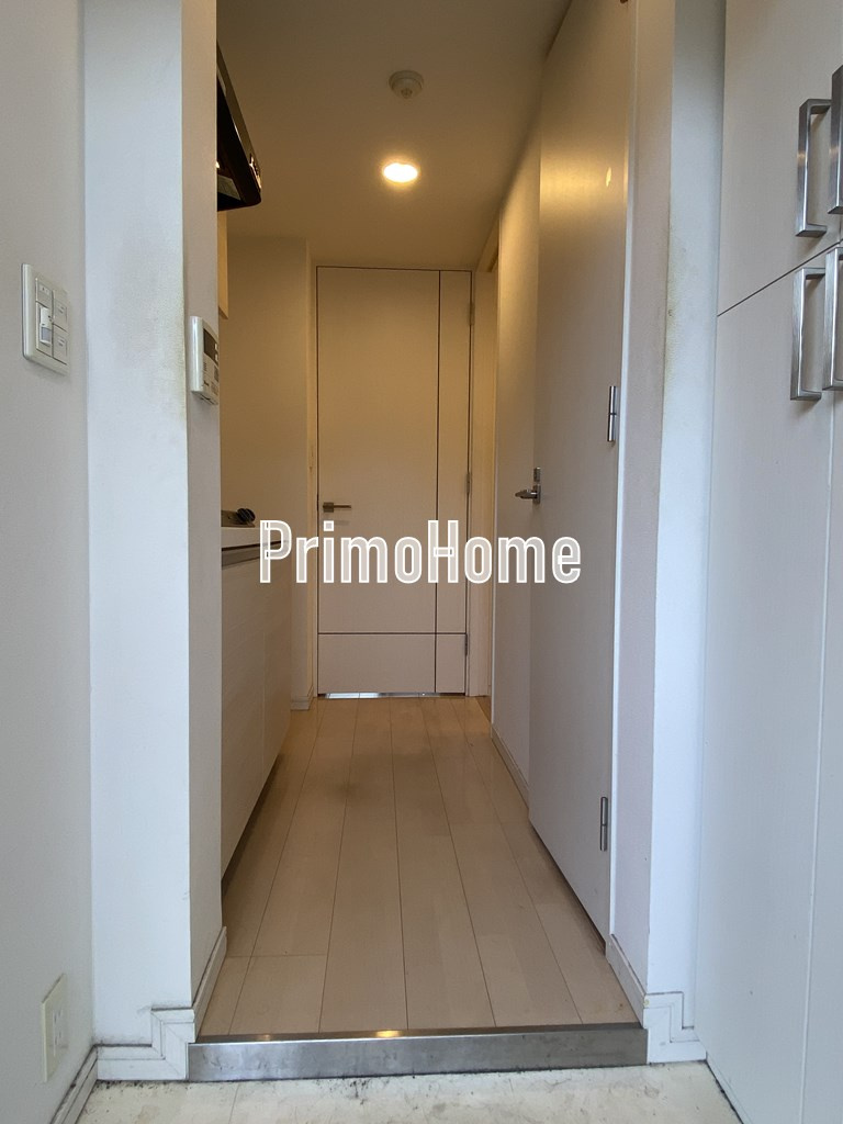 ブライズ神保町の玄関