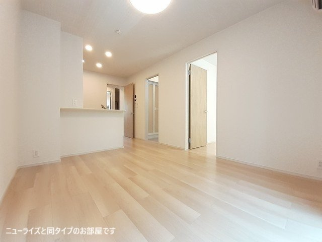 シャイニースカイの居間・リビング