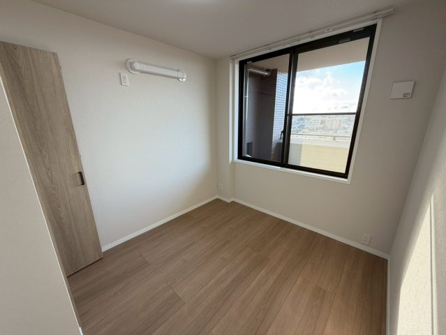 新瀬戸北山パーク・ホームズの洋室|LDKに隣接した和室。客間としても寝室としても用途に合わせて活用できます◎