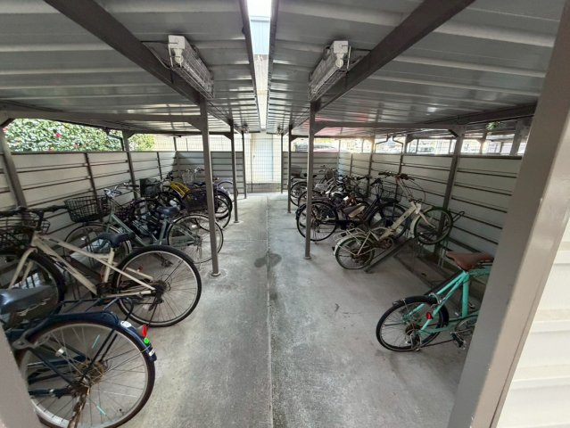 新瀬戸北山パーク・ホームズの駐車場