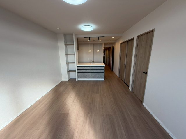 新瀬戸北山パーク・ホームズの居間・リビング|陽射しがたっぷりと注ぐリビング♪ぽかぽかして気持ちのいい空間です！