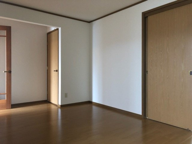 東フラワーの居間・リビング