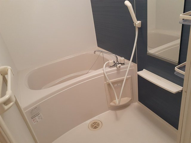 ワイズ　コンブリオⅤの浴室