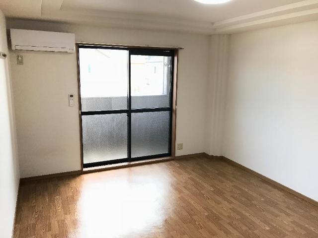 プリムローズの内装|H29.エアコン・照明は昨年交換済み