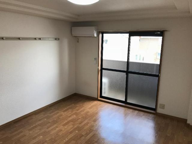 プリムローズの内装|キッチン除いて９帖あり広々使えます