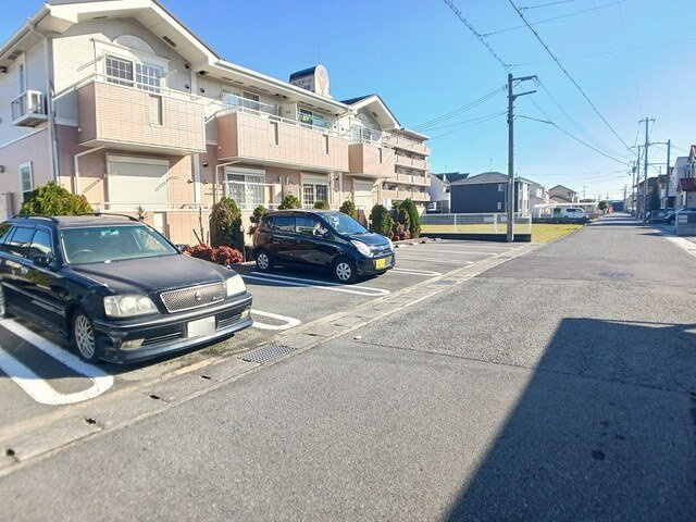 アンフィニ・Ｓの駐車場