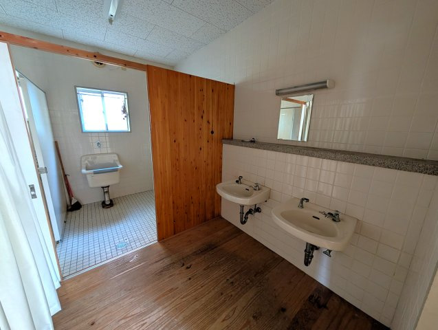 津山市大田　店舗事務所の洗面所