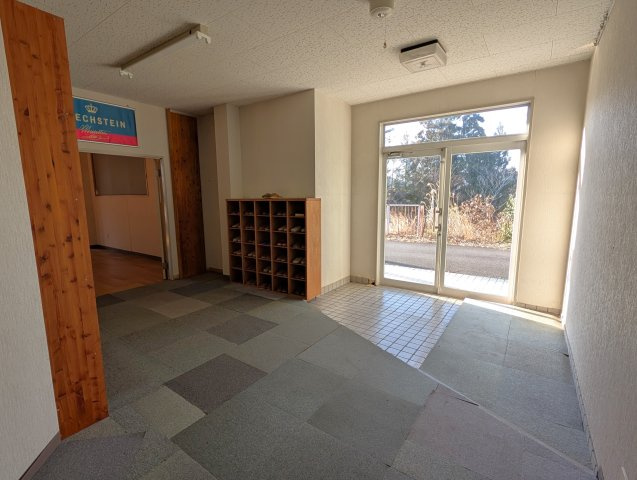 津山市大田　店舗事務所のエントランス