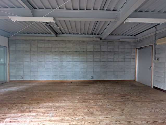 津山市大田　店舗事務所の洋室|地下増設部分