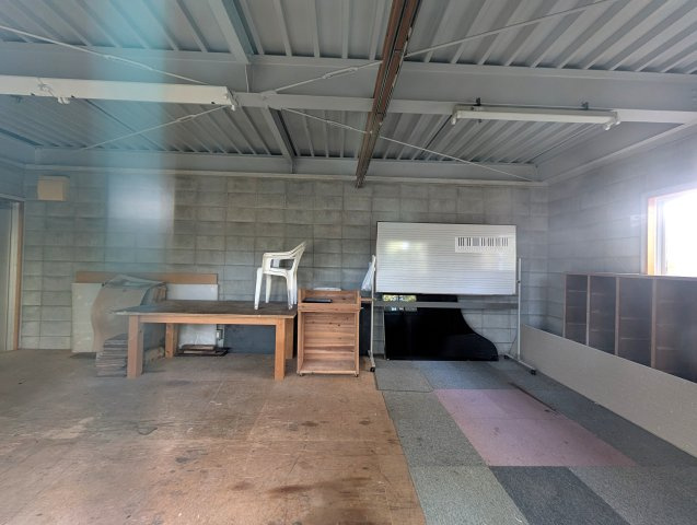 津山市大田　店舗事務所の洋室|地下増設部分