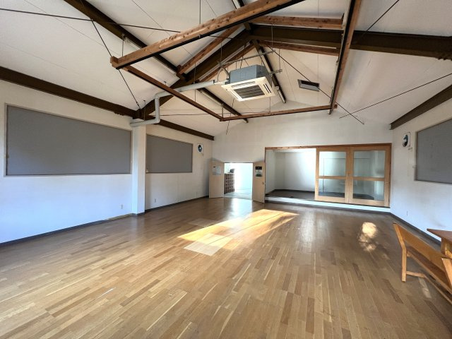 津山市大田　店舗事務所の内装|ホール