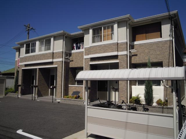 スパッティオ　コモド（Ｓｐａｚｉｏ　Ｃｏｍｏｄｏ）の外観|外観写真（昼）