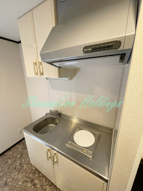 横浜市戸塚区戸塚町のアパートのキッチン