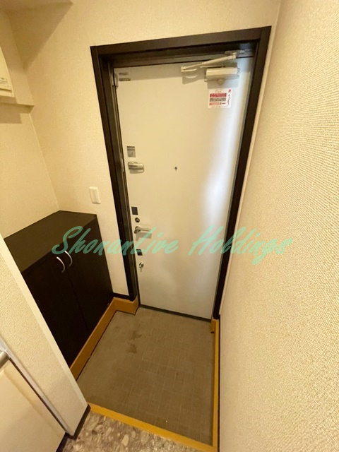 横浜市戸塚区戸塚町のアパートの玄関