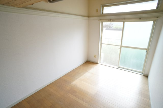 ハイツ法蓮の居間・リビング