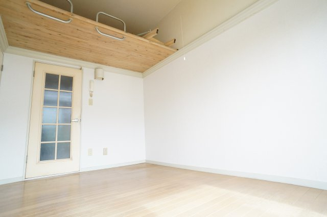 ハイツ法蓮の居間・リビング