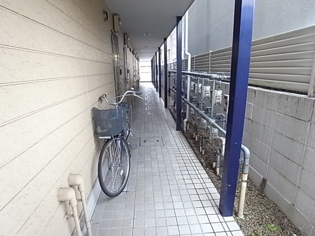 ハイツ法蓮のエントランス