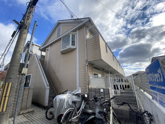 ハイツ法蓮の外観